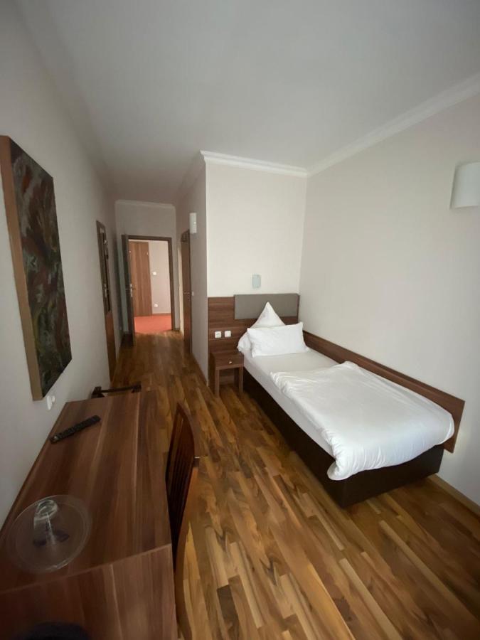 Hotel Isabella Frankfurt am Main Exterior photo